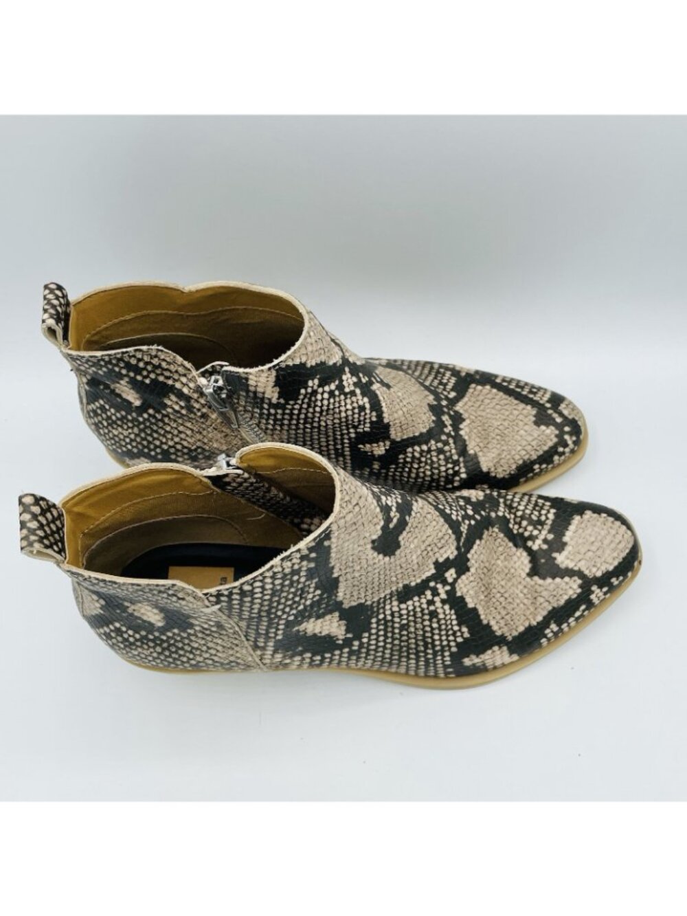 Dolce Vita Womens Shoes Size 7.5 Snake Print Slip-On Boot Ankle Booties Zip - Picture 3 of 11
